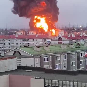 CHÁY KHO DẦU NGA TẠI BELGOROD SAU KHI TRÚNG BOM CỦA LỰC LƯỢNG #UKRAINE.