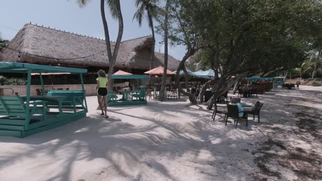 MARKER 88 * GREAT ON THE BEACH DINING, ISLAMORADA FLORIDA
