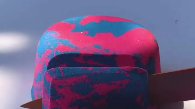 Satisfying kinetic sand cutting