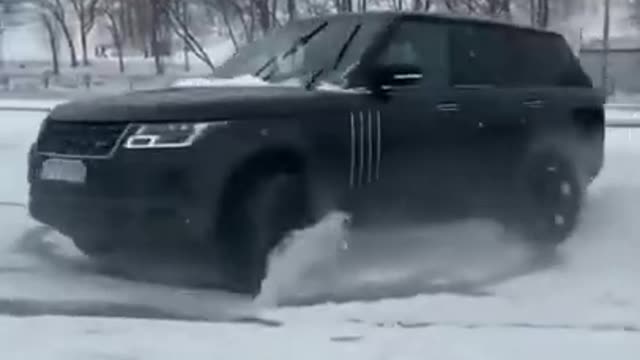 Range Rover drift