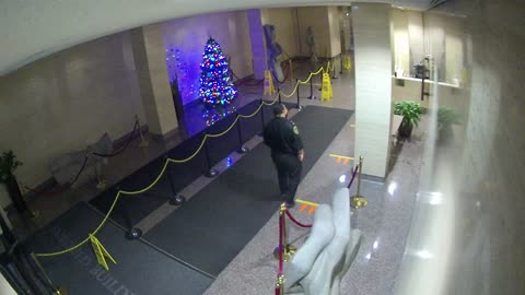 8002FCOB01MainLobby_2021-01-06_03h00min00s543ms.mp4