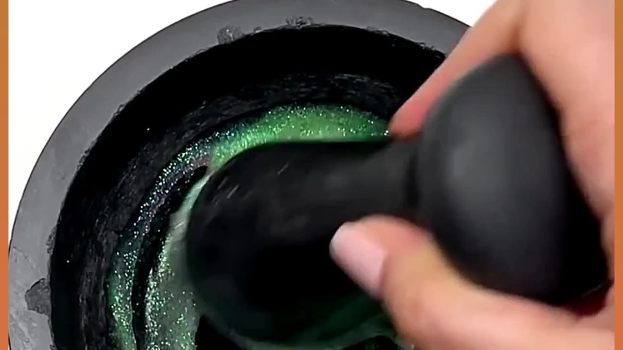 Satisfying Slime Crushing with Glitters: Watch the Mesmerizing Art of Relaxation