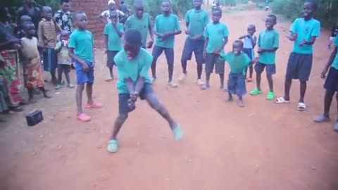 African mystro kids dancing Afro Beat