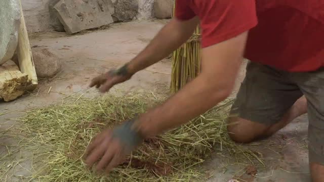 Primitive Iron Age Extraction (Smelting Iron from ROCKS)