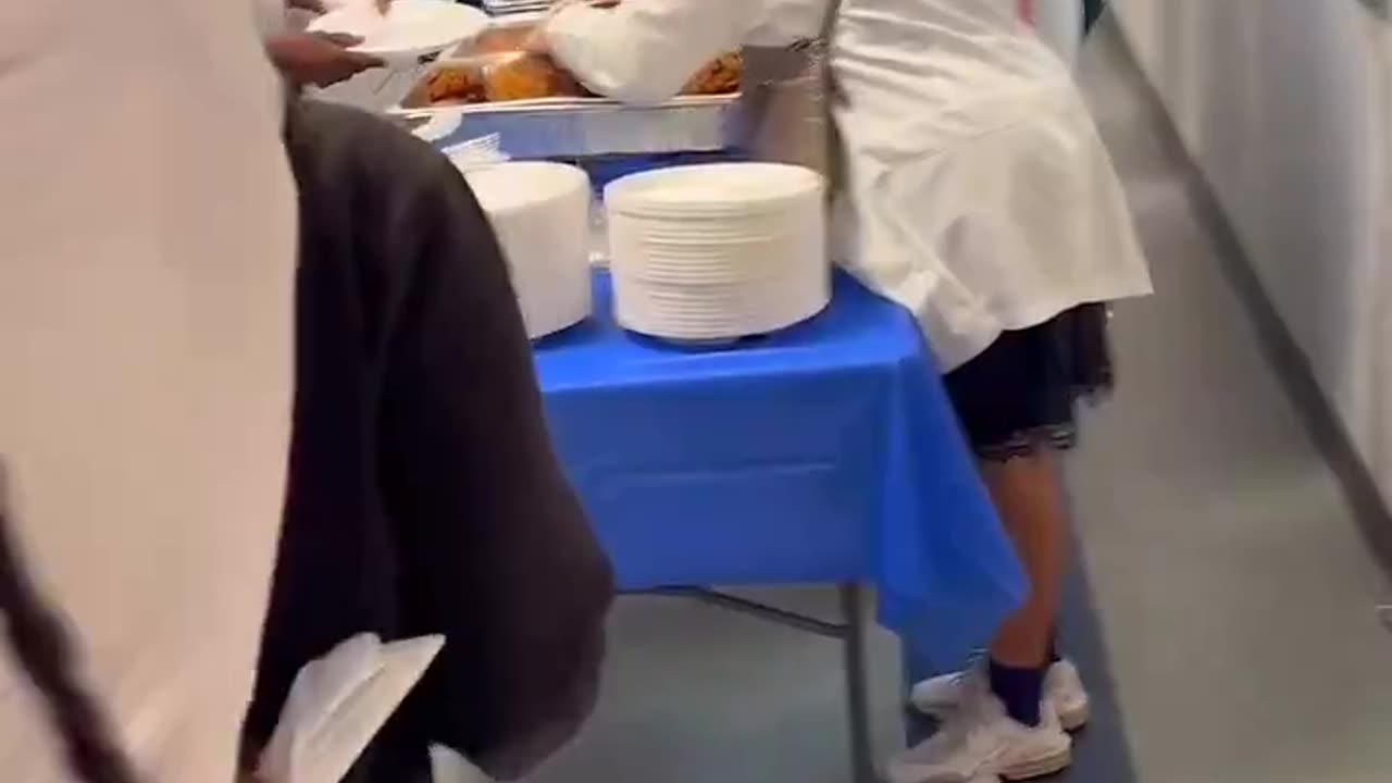 Dindunufins decide to go for free food in a homeless shelter...