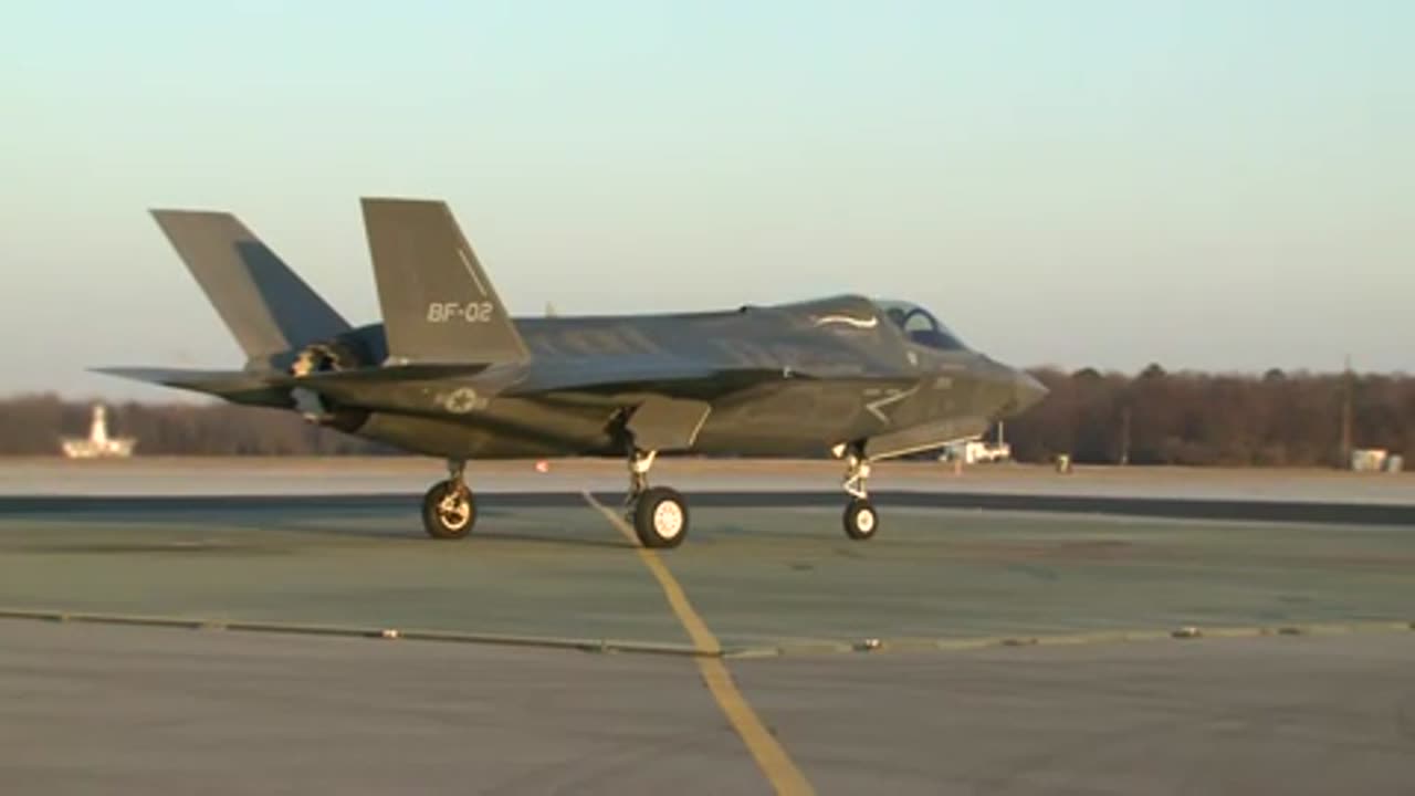 Joint Strike Fighter makes first vertical landing