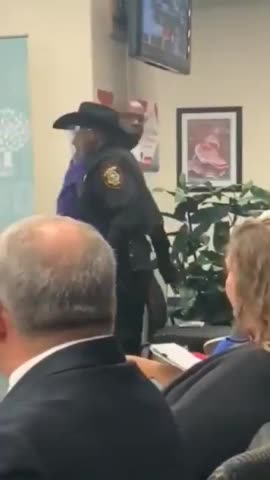 Crazed CRT Advocate Threatens Parents With 1000 Locked & Loaded Soldiers