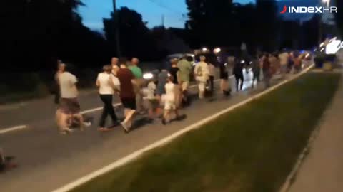 Građani hodaju od poglavarstva do centra Zaprešića