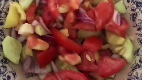 Fresh juice 🥤 with potatoes 🥔 and chicken 🍗 what do u want more? 🤤🤙