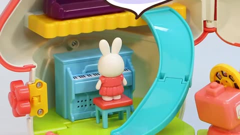Enchanting Dollhouse with Piano & Projector