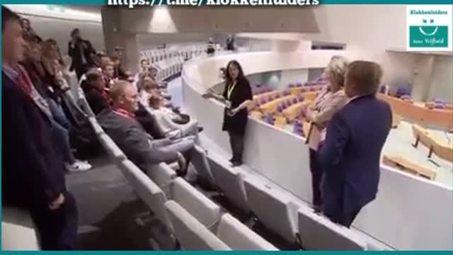 Die Kneus van een Willem heeft niks te zeggen. Handtekeningengeit!