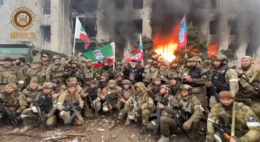 Chechens celebrate the capture of Mariupol at the hands of the Ukrainians