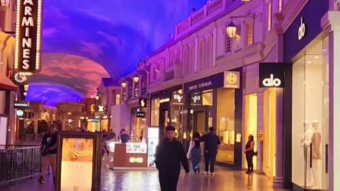 Walking 🚶‍♂️ inside Caesars Palace forum Shops