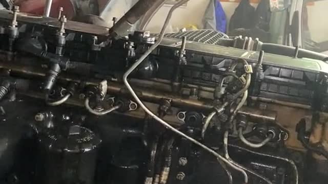 Take a look at the status accessories of this engine when it starts.