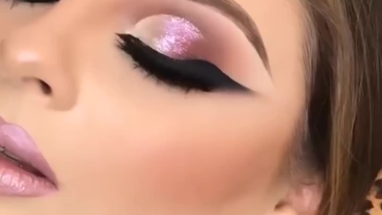 Eye makeup