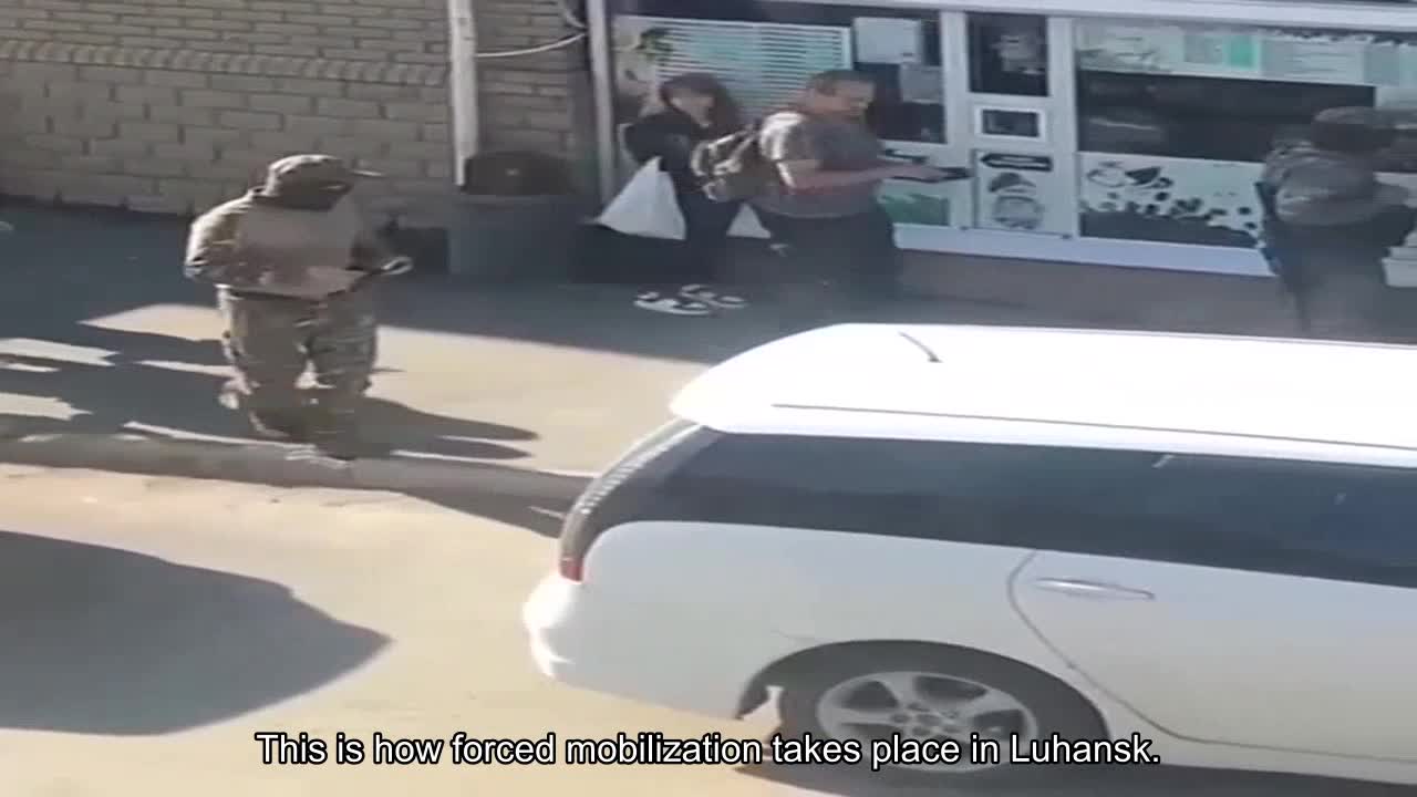 This is how forced mobilization takes place in Luhansk.