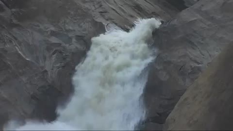 Dunhida waterfall in Sri Lankan