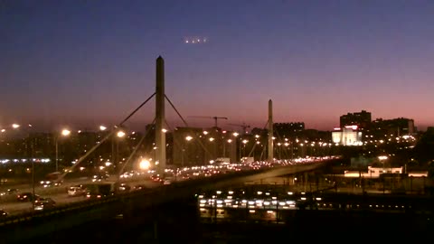 "Discover Paris: Eiffel Tower & Nature - Stunning HD Videos"