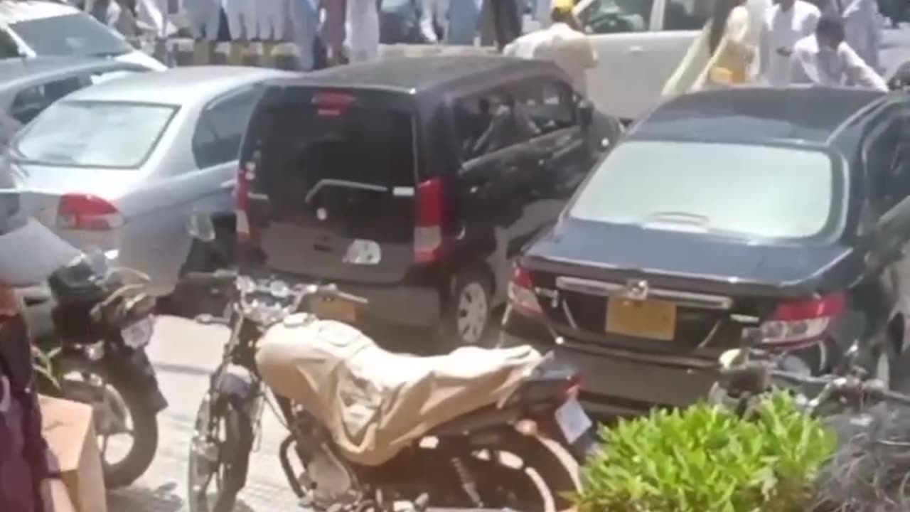 Protest of teachers in Karachi🇵🇰