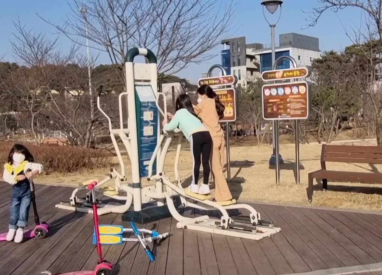 quirky kids working out together