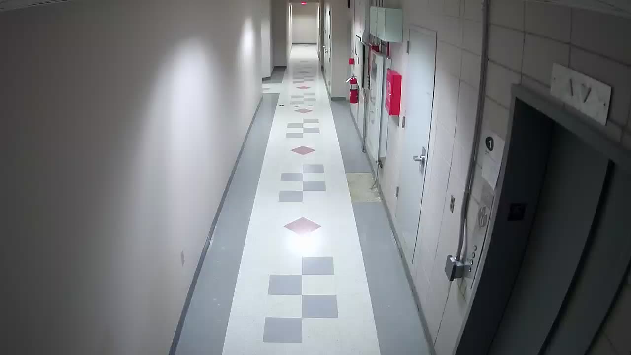 8801VZN01Elevator_2021-01-06_01h00min00s060ms.mp4