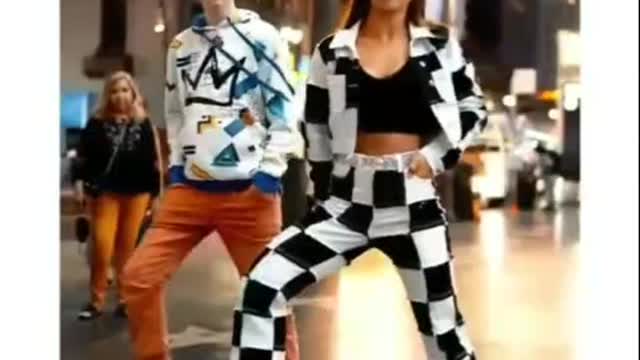 Shuffle dancers