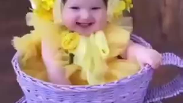 Cute baby girl 💖| I dare you to ignore her cuteness| playing alnf laughing baby girl