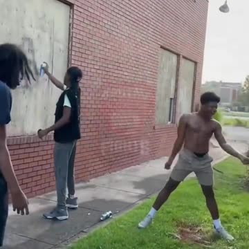 It aint racist, if it's funny! Having Black Friends vs White Friends 💀