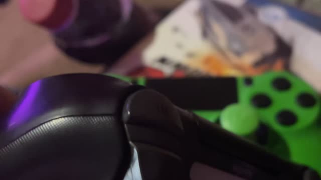 Regular ps4 controller triggers vs scuff 4ps pro clicky triggers