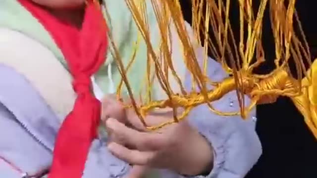 Amazing wire tree art from a tallented little girl