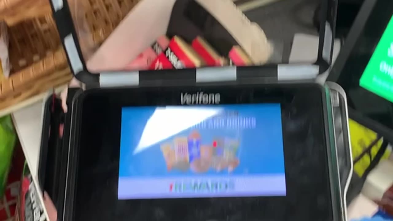 Finding a Scamming Card Shimmer in 7-11 Store