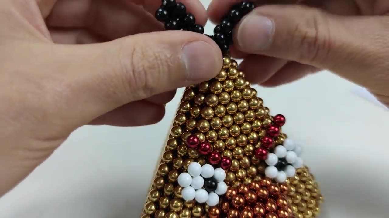 Angry Birds made of Magnetic Balls in Stop Motion I Magnetic Games