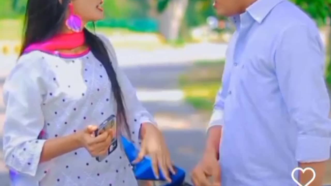 A kissing 😘 seen amazing funny video