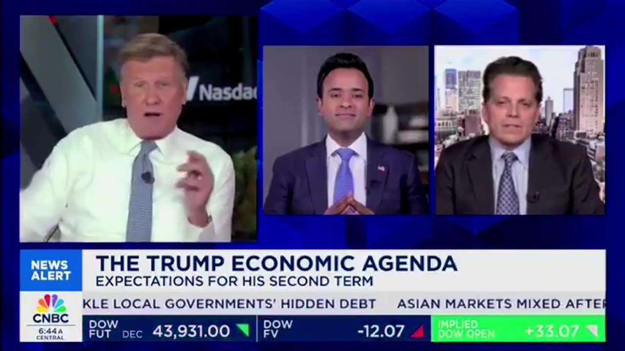CNBC Host Makes His Move, DESTROYS Anthony Scaramucci On Trump