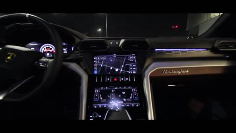 LAMBORGHINI URUS PERFORMANCE.