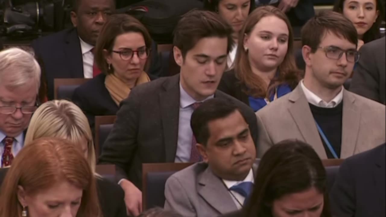 She's "blinking", AKA lying again, when asked about payments to the #BidenCrimeFamily. 🤓