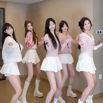 Hot girls dance