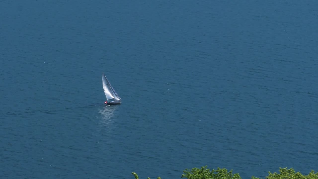 Relaxing sails, sailboats and sailships, calm music