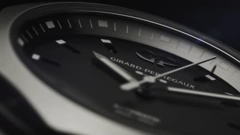 Girard-Perregaux Laureato Absolute Ti 230 - Grey Edition