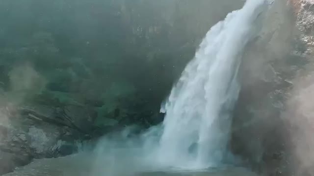 Dunhinda Waterfall Visit and feel the Nature