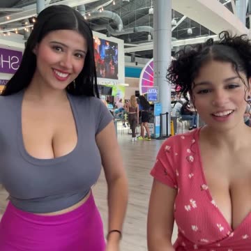 Big titty Latina & her lil big titty friend 🍓🇵🇷🍒💃💃🏾🍎