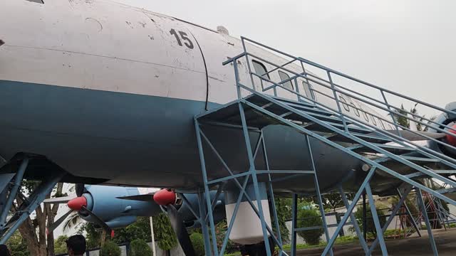 OLD PLANE MUSEUM PIES MUST WATCH//