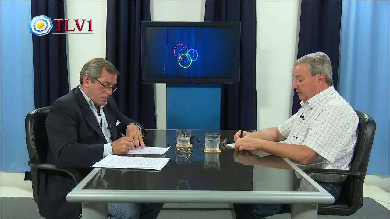 Década ganada democrática_ funcionarios multi-millonarios