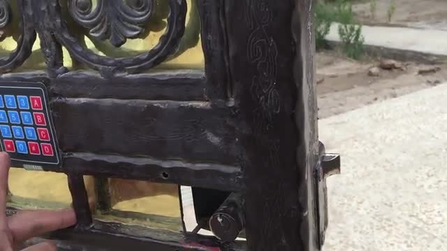 Watch how to make a safety lock for doors using Arduino