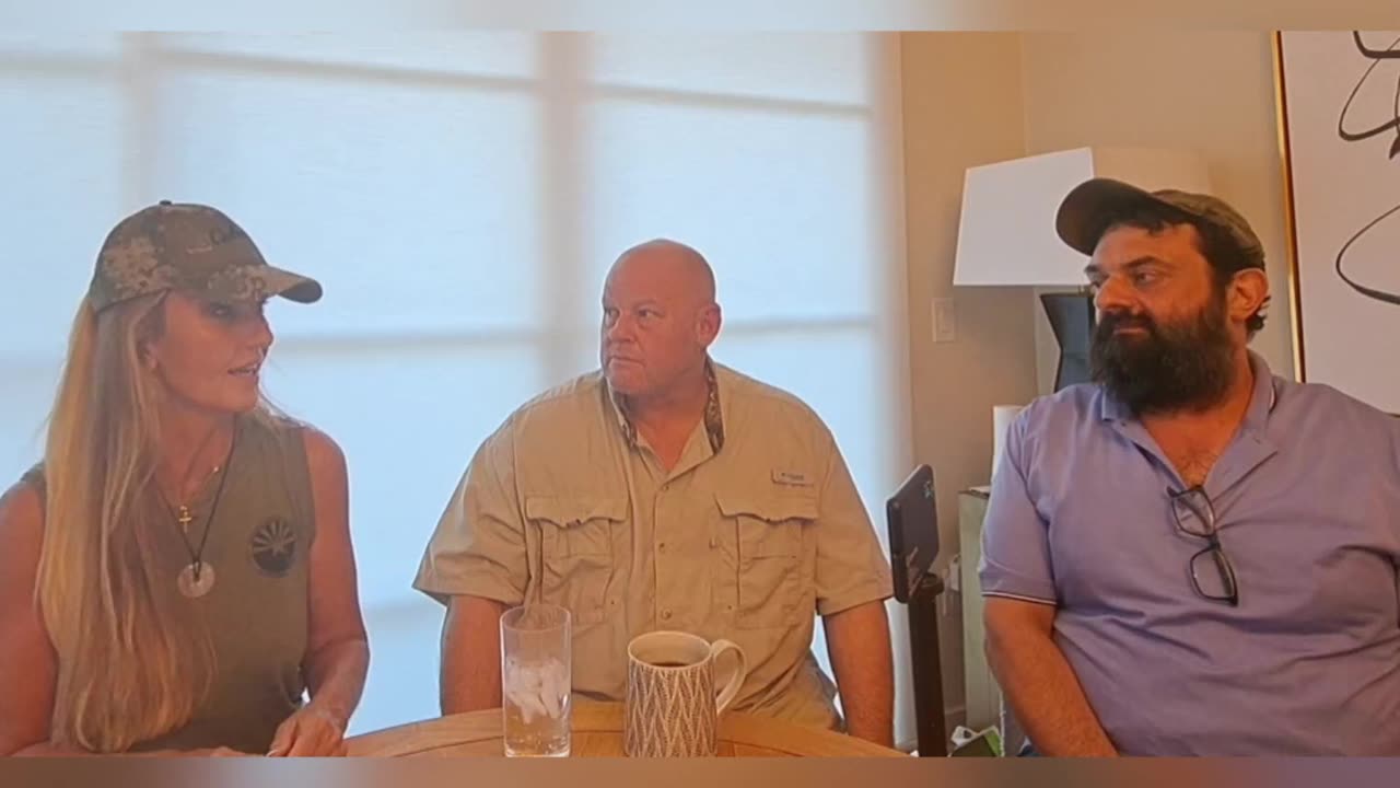 "On the Border" - Frank Zelenko interviews Michael Yon and Ann Vandersteel