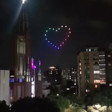 El show de drones que alegró la noche del martes en Bucaramanga