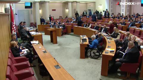 Zastupnici bježe iz sabornice