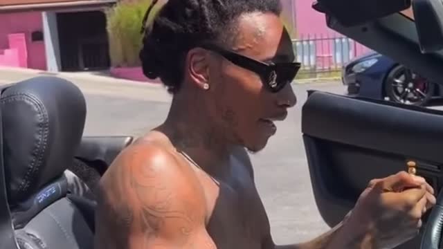 Wiz Khalifa Living His BEST LIFE….