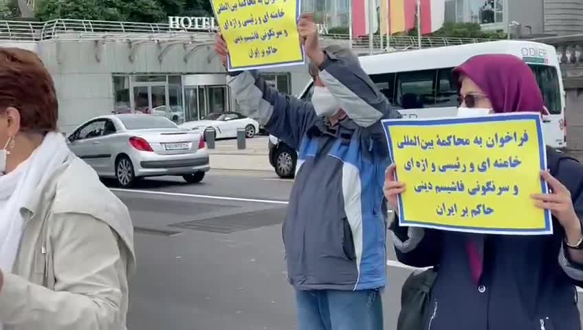 Iranians in Geneva protesting regime president's speech at UNGA