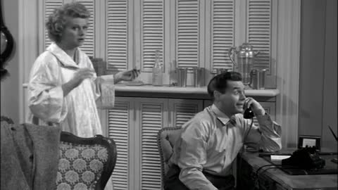 I Love Lucy Season 1 Episode 5 - Lucy Thinks Ricky is Trying to Murder Her